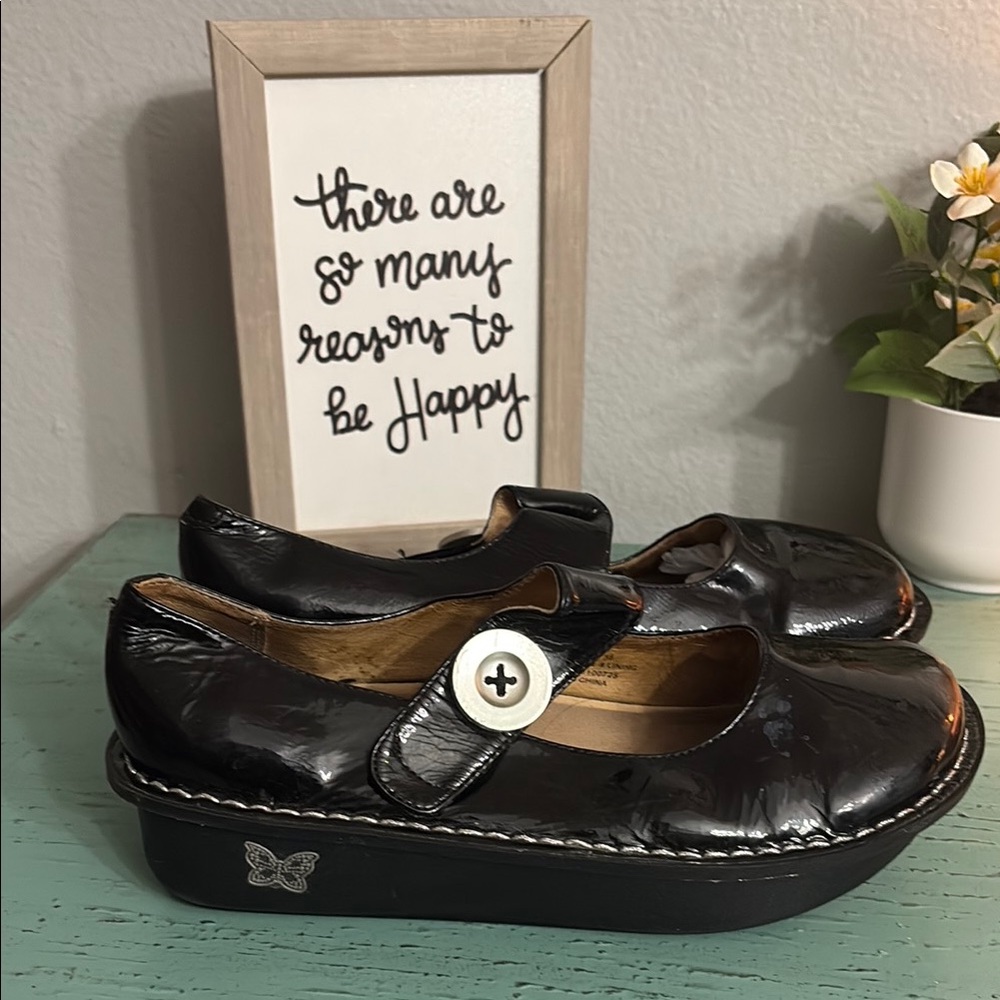 Alegria Black Patent Leather Shoes SZ 38 box 146